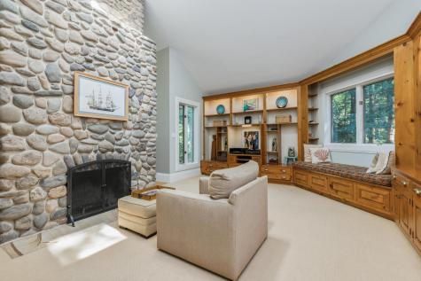 9 Hemlock Lane Falmouth ME 04105