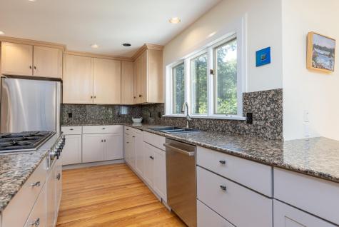 9 Hemlock Lane Falmouth ME 04105