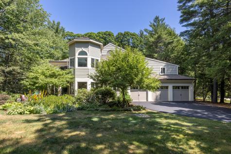 9 Hemlock Lane Falmouth ME 04105