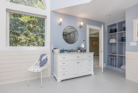 9 Hemlock Lane Falmouth ME 04105