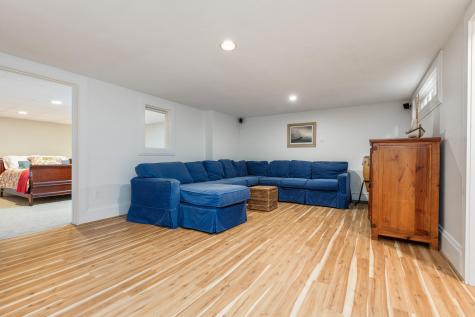 9 Hemlock Lane Falmouth ME 04105