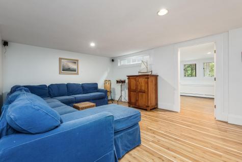 9 Hemlock Lane Falmouth ME 04105