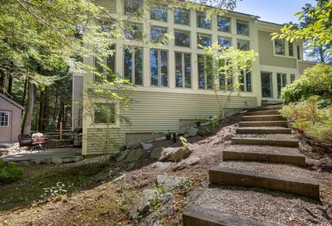 9 Hemlock Lane Falmouth ME 04105