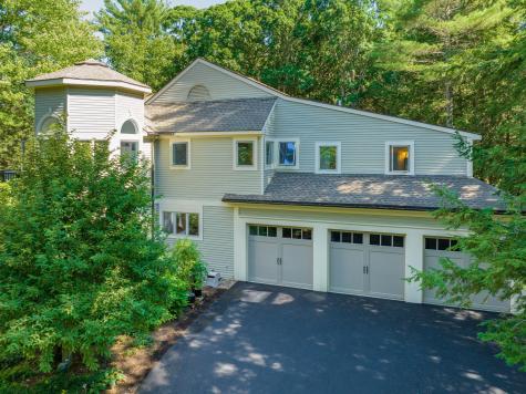 9 Hemlock Lane Falmouth ME 04105
