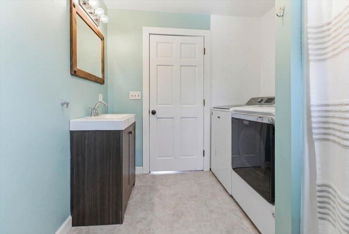 59 Vanner Road Washington ME 04574