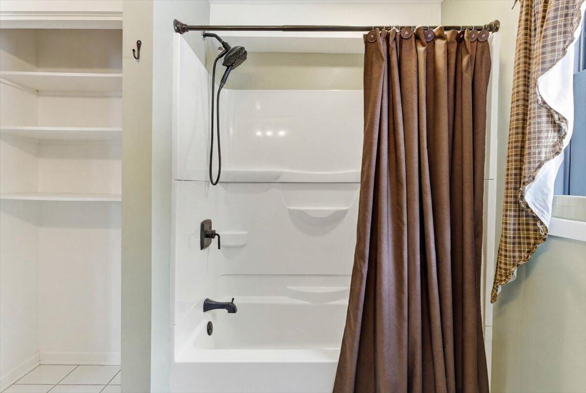 59 Vanner Road Washington ME 04574