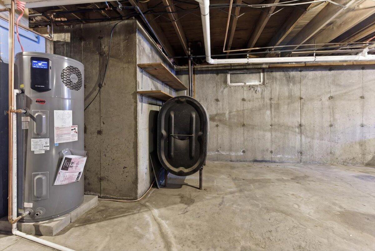 59 Vanner Road Washington ME 04574