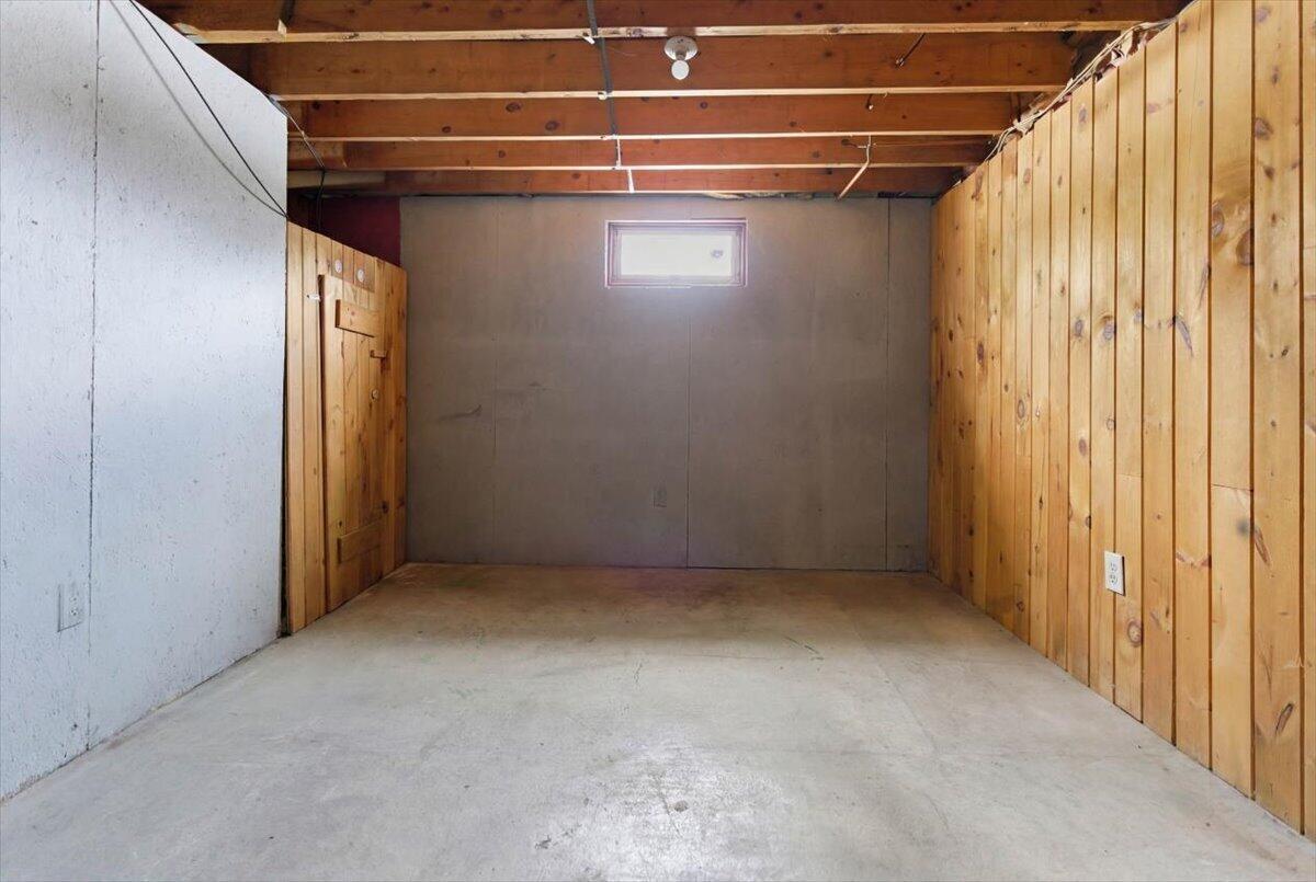 59 Vanner Road Washington ME 04574