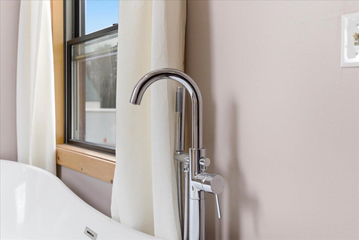 59 Vanner Road Washington ME 04574