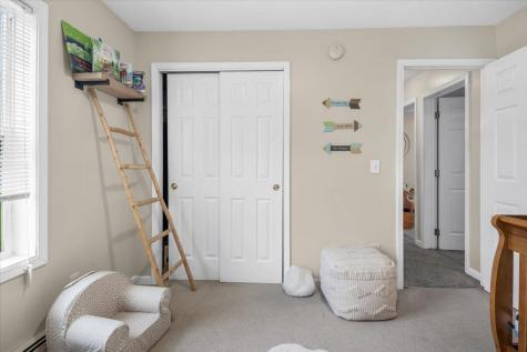 3 Chelsea Lane Lewiston ME 04240