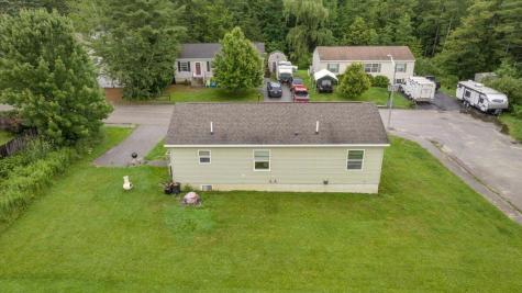 3 Chelsea Lane Lewiston ME 04240