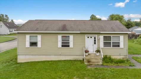 3 Chelsea Lane Lewiston ME 04240