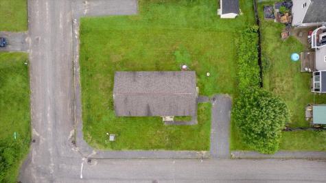 3 Chelsea Lane Lewiston ME 04240
