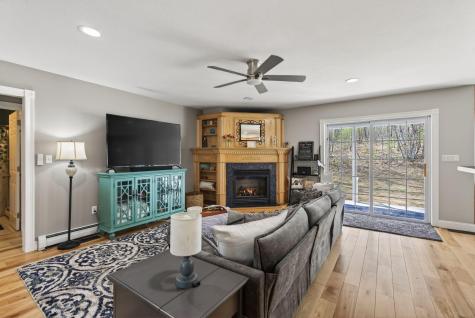 19 Deer Hill N Standish ME 04084