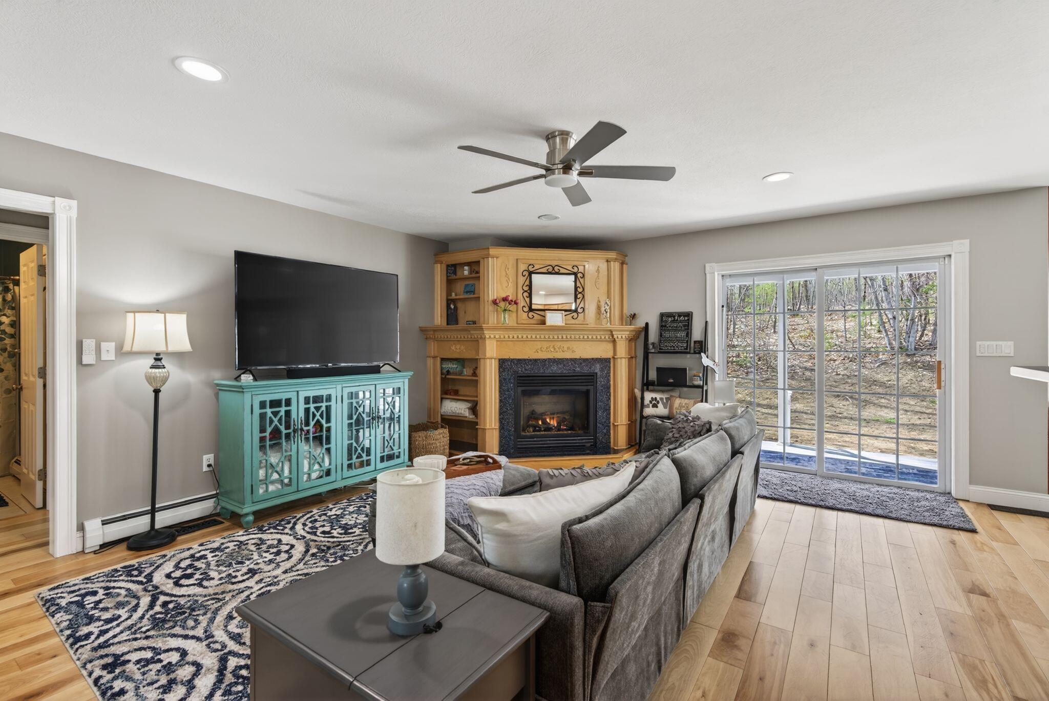 19 Deer Hill N Standish ME 04084