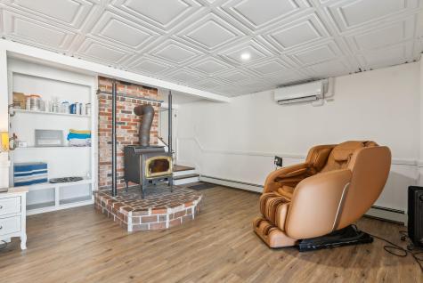 147 Park Lane China ME 04358