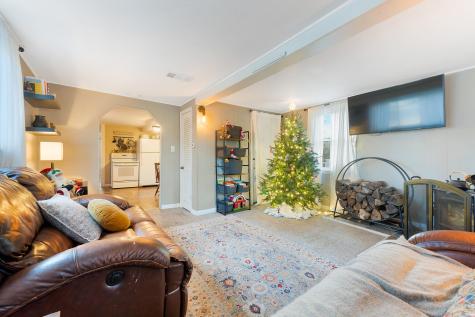 73 New Road Arundel ME 04046