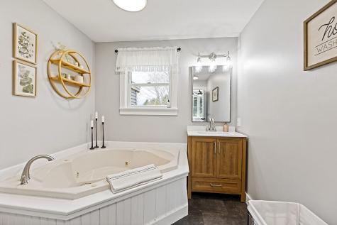 816 Riverside Drive Augusta ME 04330