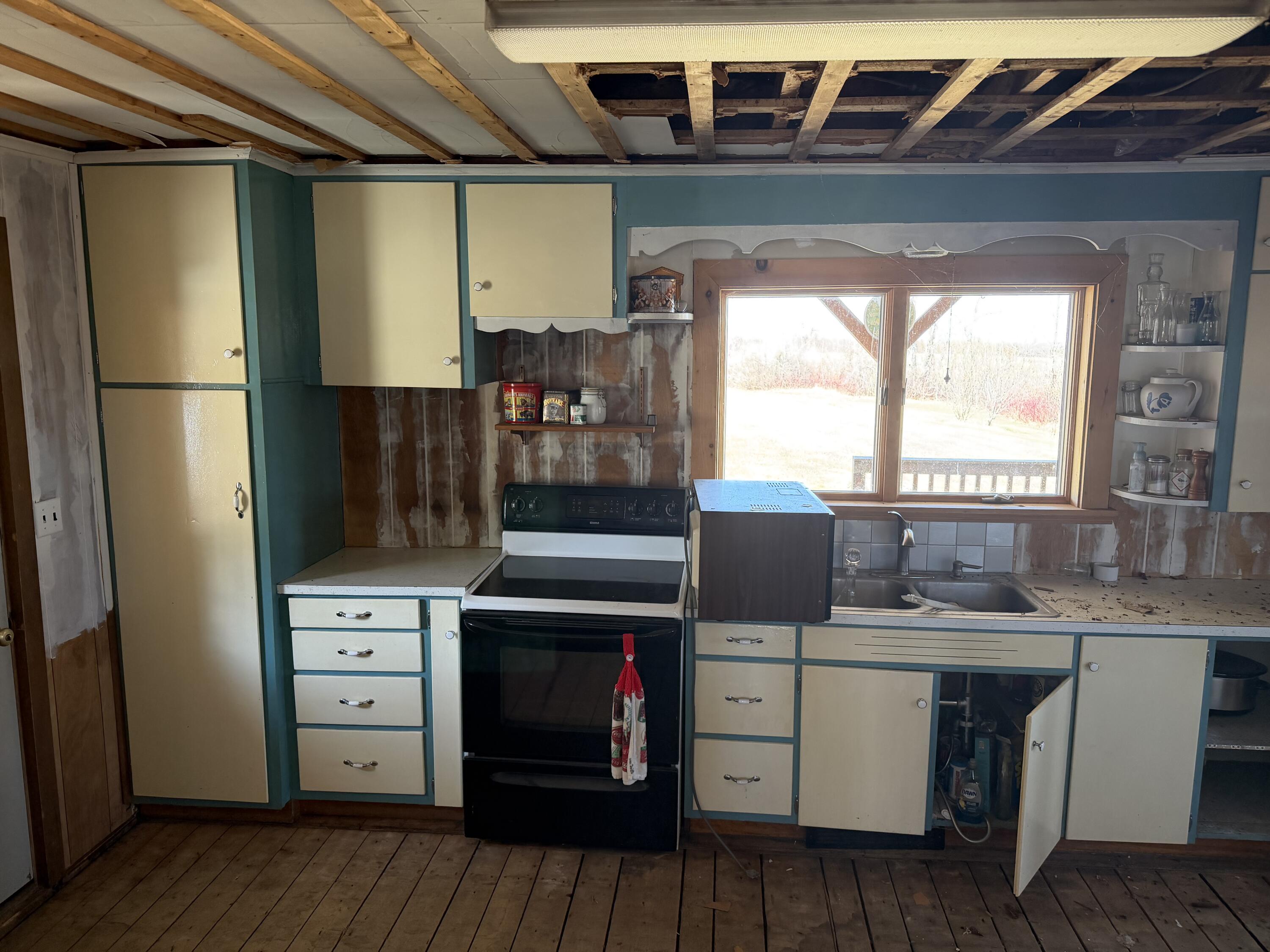 1917 State Road Castle Hill ME 04757