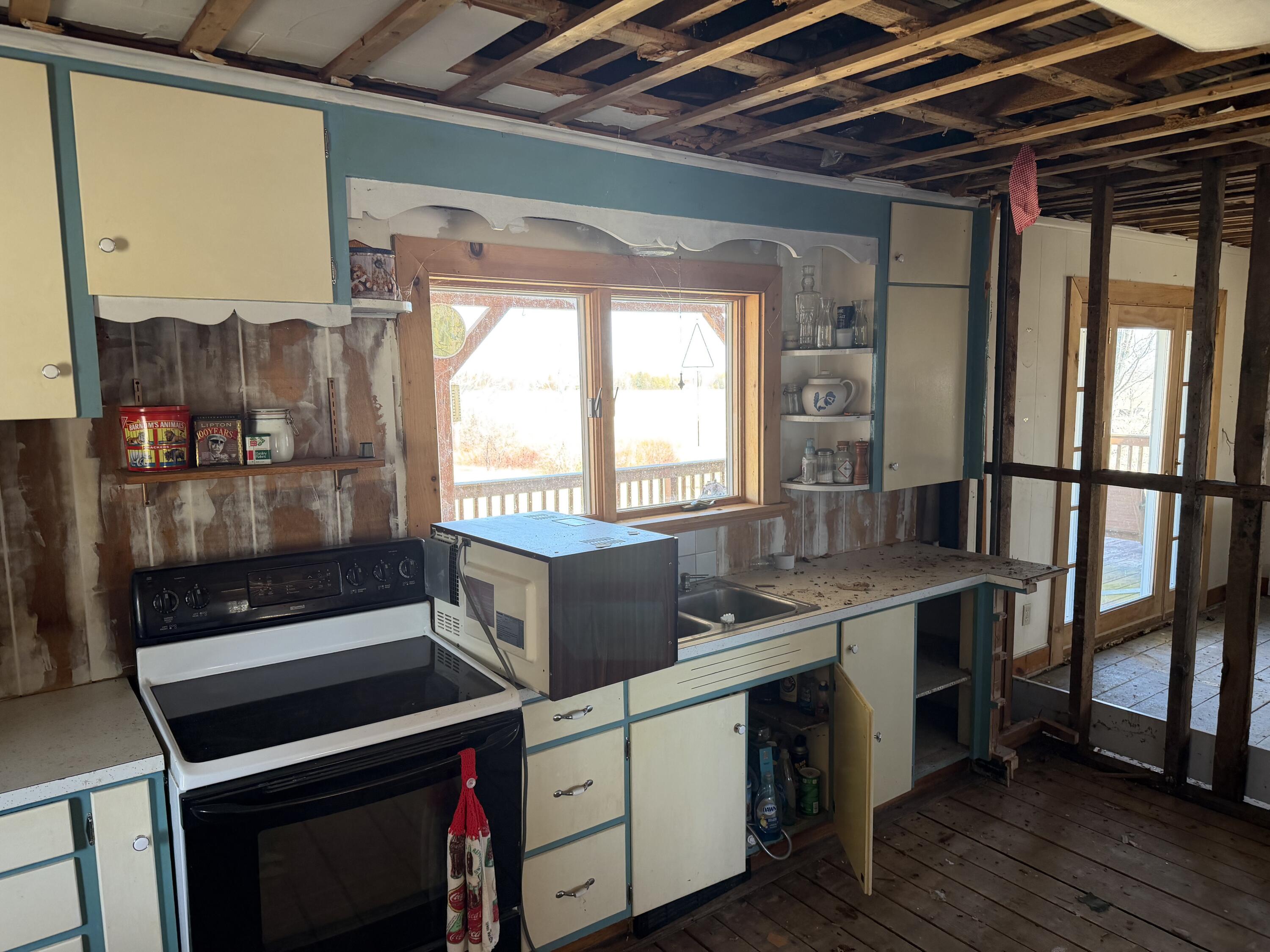 1917 State Road Castle Hill ME 04757