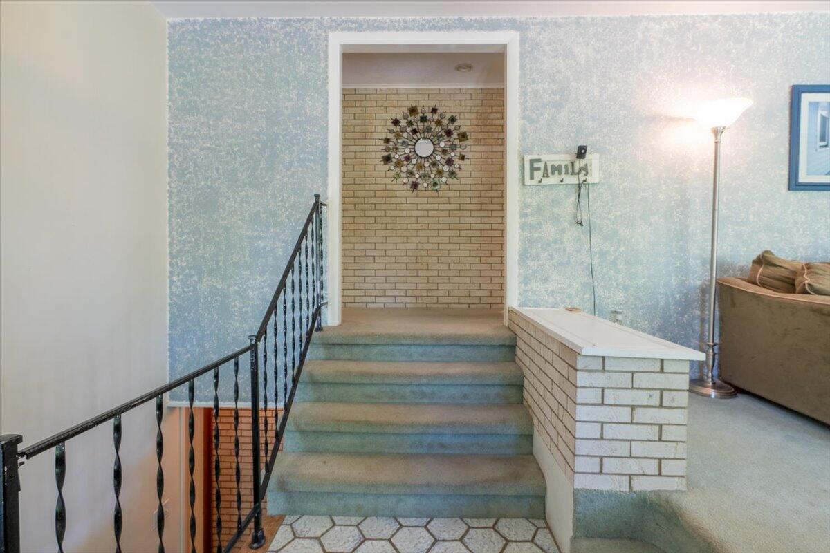 40 Shaw Avenue Rockland ME 04841