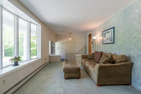 40 Shaw Avenue Rockland ME 04841