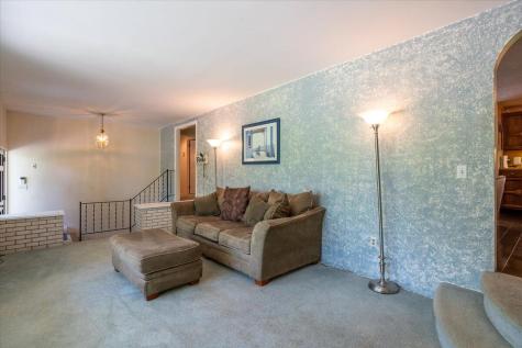 40 Shaw Avenue Rockland ME 04841