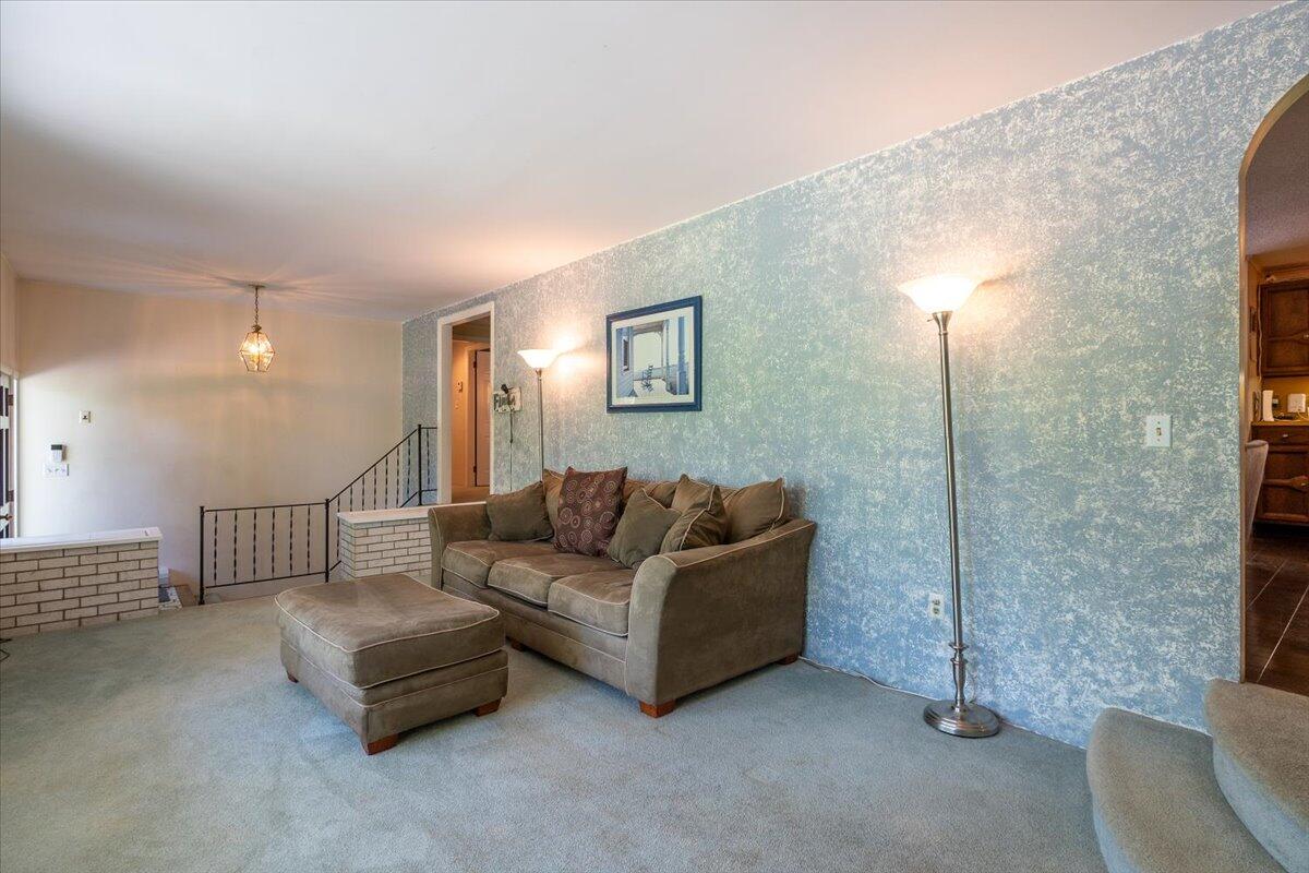 40 Shaw Avenue Rockland ME 04841