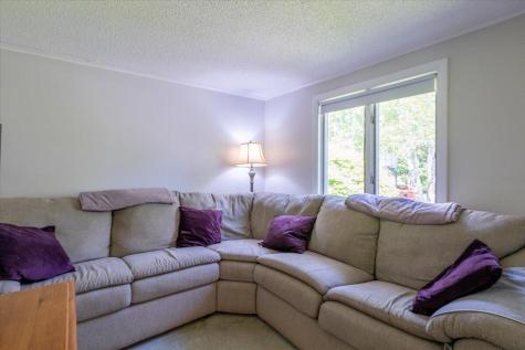 40 Shaw Avenue Rockland ME 04841