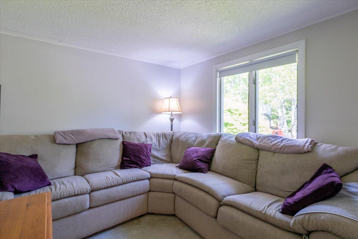 40 Shaw Avenue Rockland ME 04841