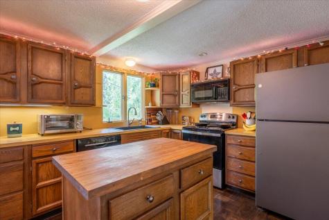 40 Shaw Avenue Rockland ME 04841