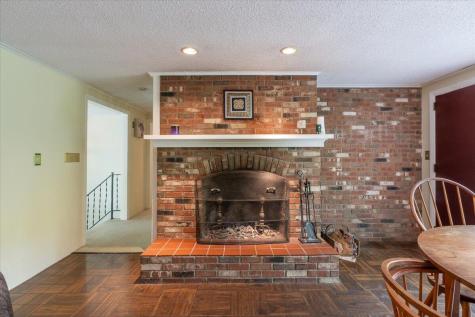 40 Shaw Avenue Rockland ME 04841