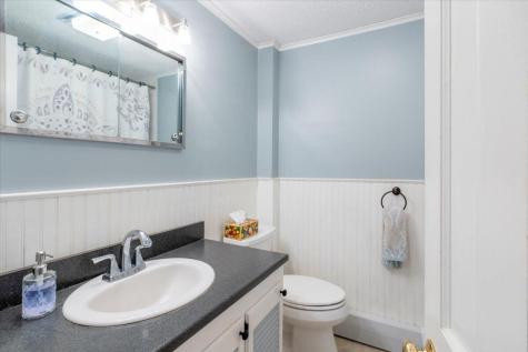 40 Shaw Avenue Rockland ME 04841