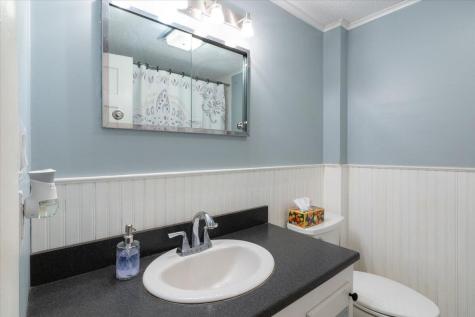 40 Shaw Avenue Rockland ME 04841