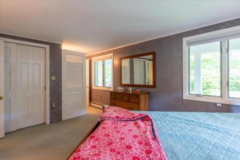 40 Shaw Avenue Rockland ME 04841