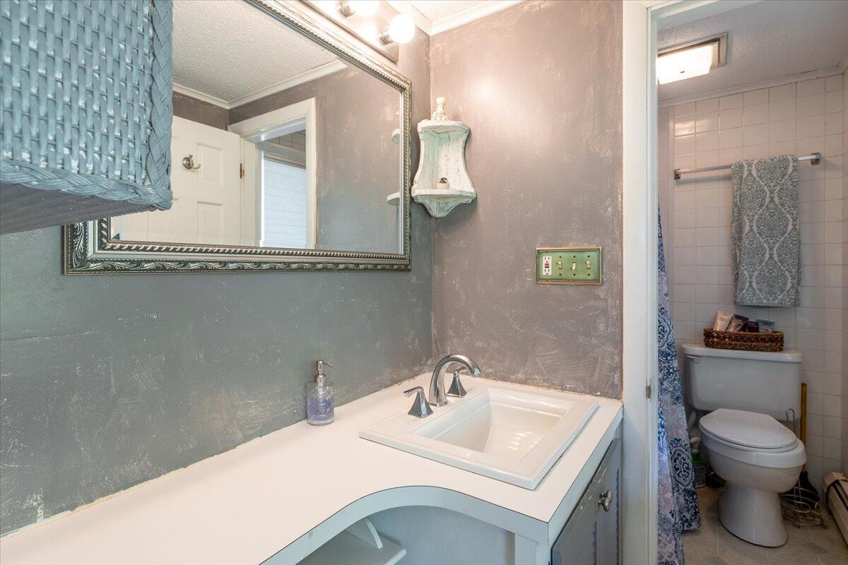 40 Shaw Avenue Rockland ME 04841