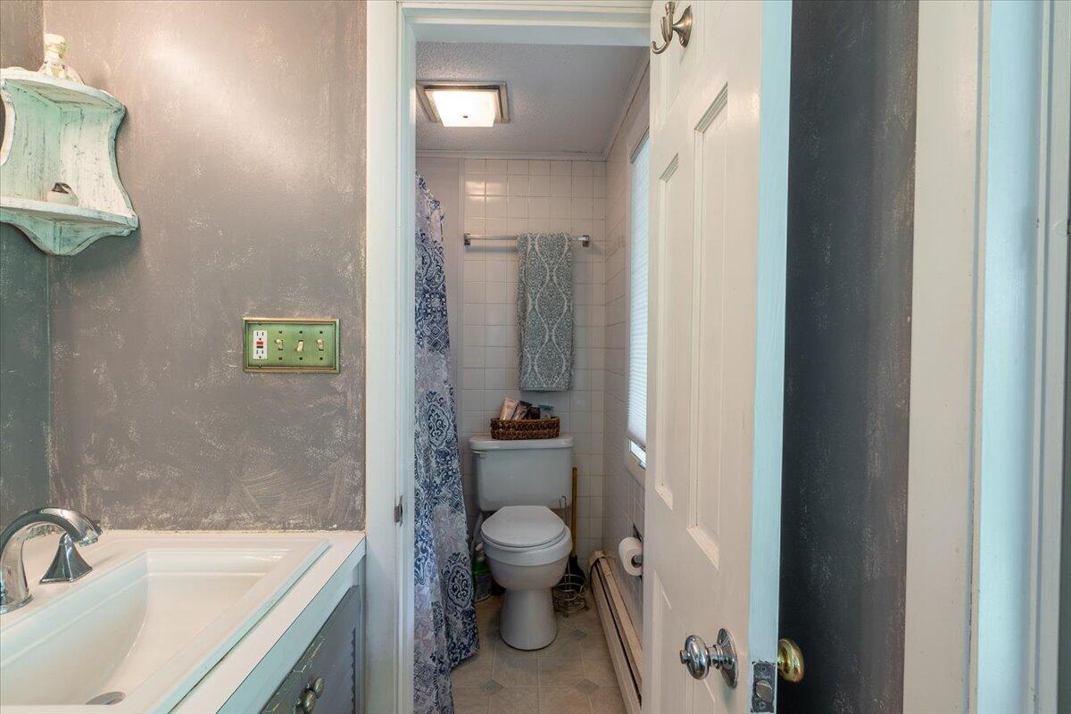 40 Shaw Avenue Rockland ME 04841