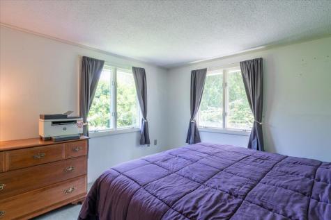 40 Shaw Avenue Rockland ME 04841