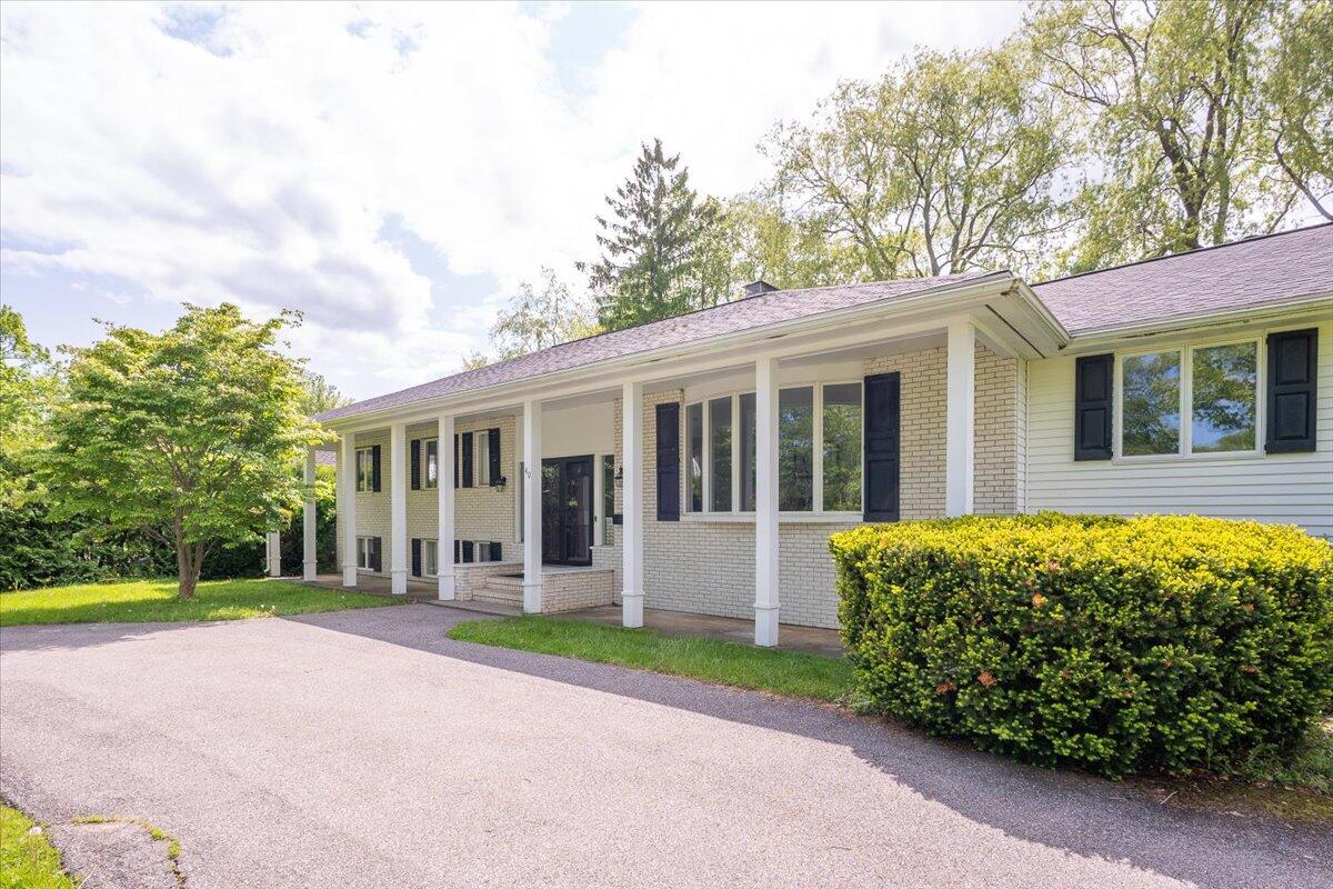 40 Shaw Avenue Rockland ME 04841