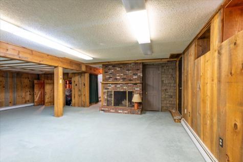 40 Shaw Avenue Rockland ME 04841