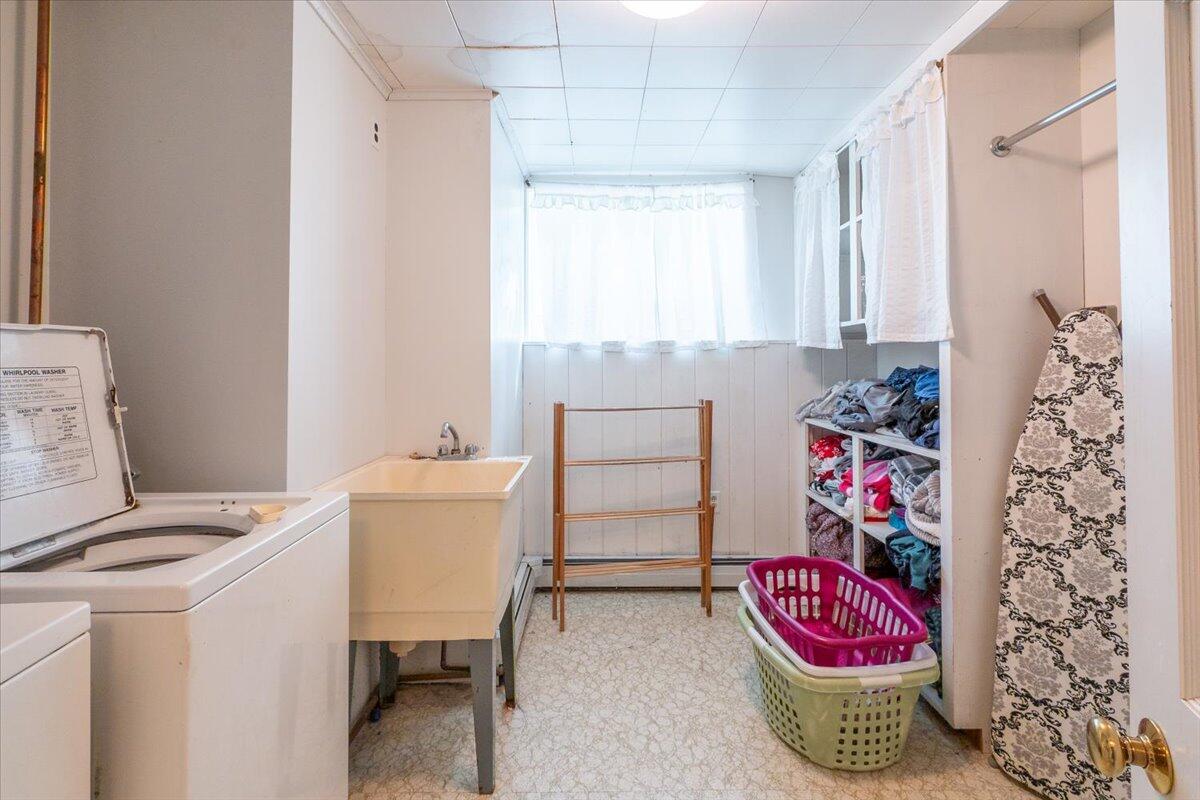 40 Shaw Avenue Rockland ME 04841