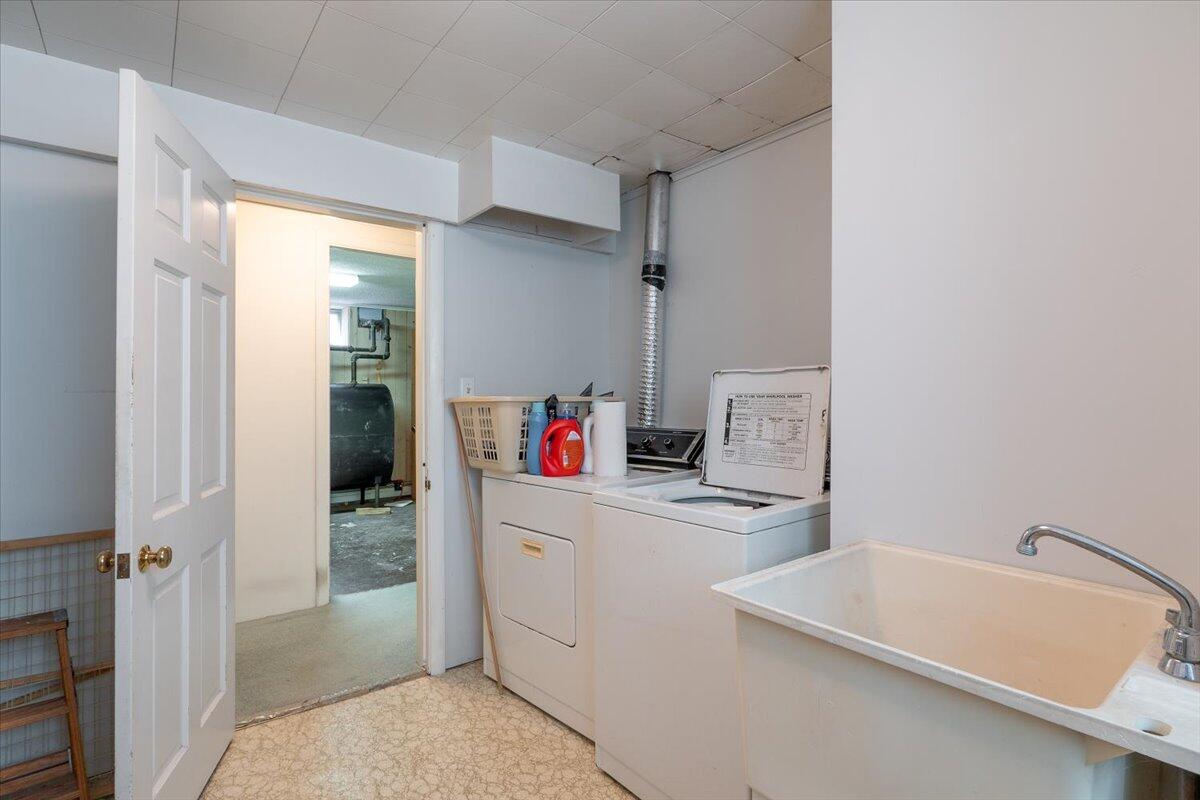 40 Shaw Avenue Rockland ME 04841