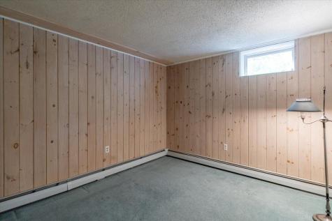 40 Shaw Avenue Rockland ME 04841