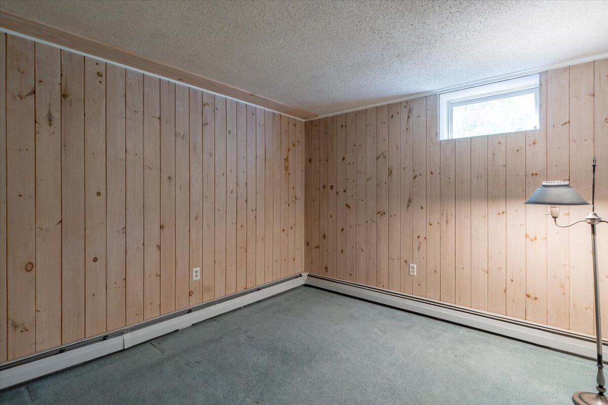 40 Shaw Avenue Rockland ME 04841