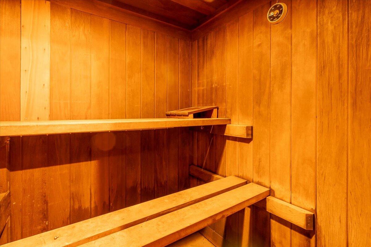 40 Shaw Avenue Rockland ME 04841