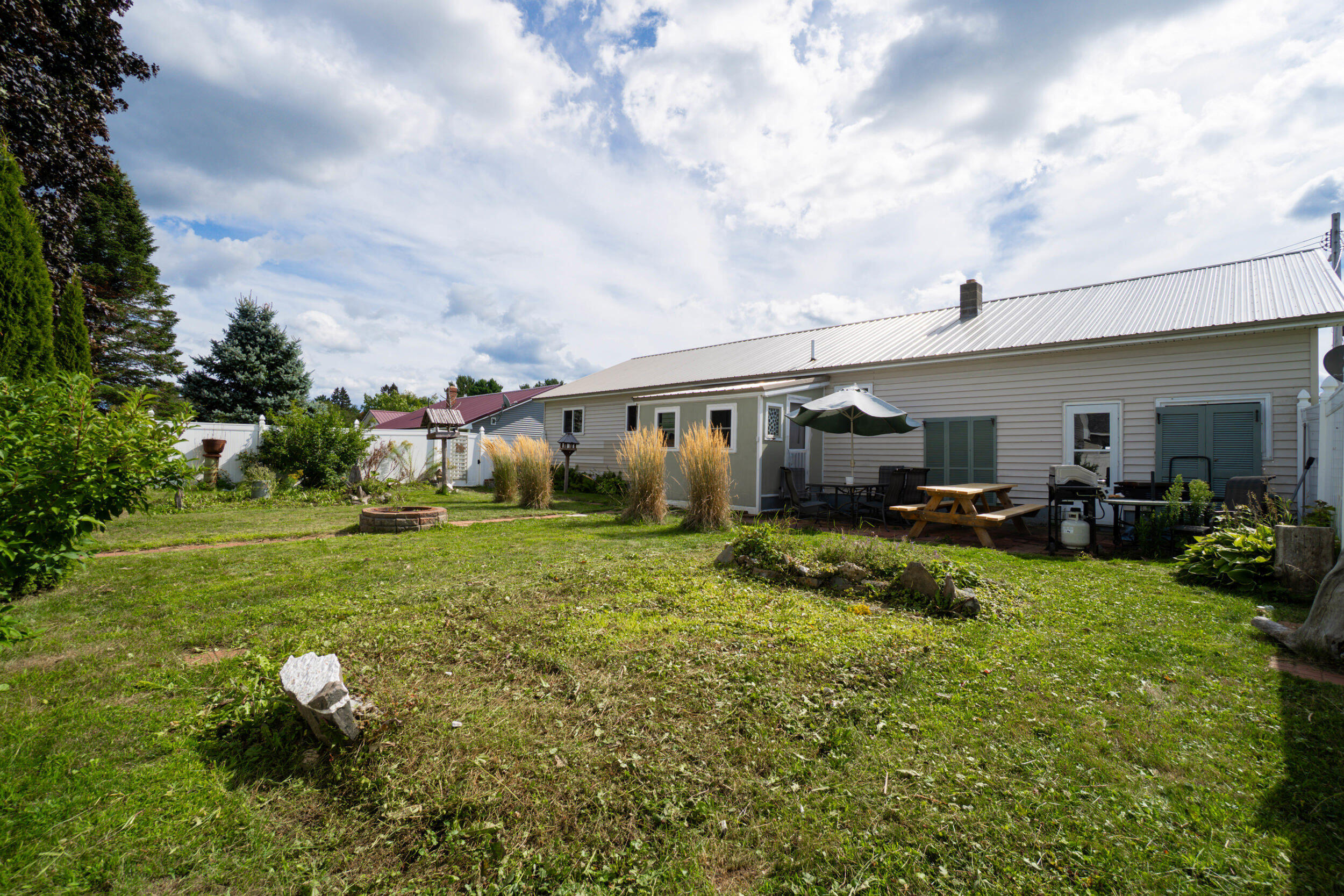 3 County Street East Millinocket ME 04430