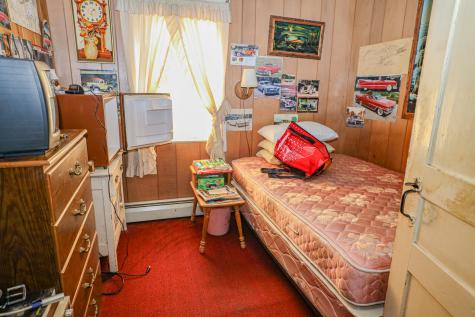 19 Knox Road Peru ME 04290