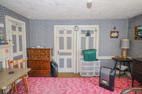 19 Knox Road Peru ME 04290