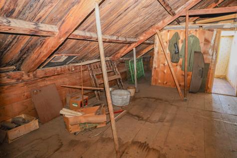 19 Knox Road Peru ME 04290