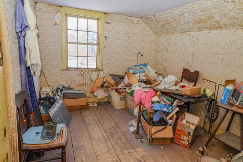 19 Knox Road Peru ME 04290